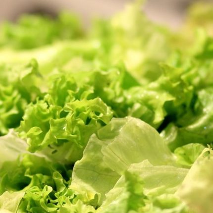 Salata verde iceberg cu lamaie